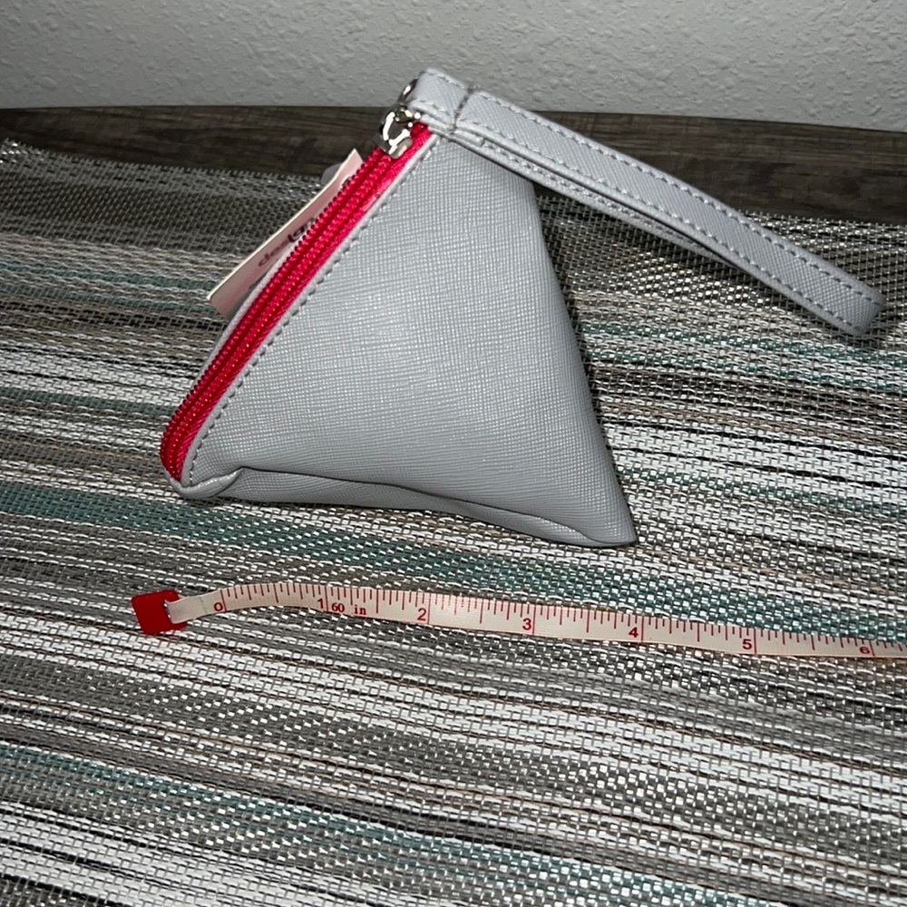 🙋🏻‍♀️☀️ALL ITEMS $4 EACH SALE Triangle Zipper Pouch Wristlet NWT SOLD SEPARATE - Picture 5 of 12